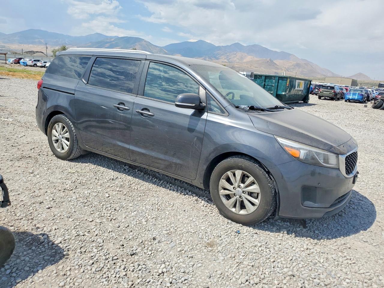 2017 Kia Sedona Lx - Image 4