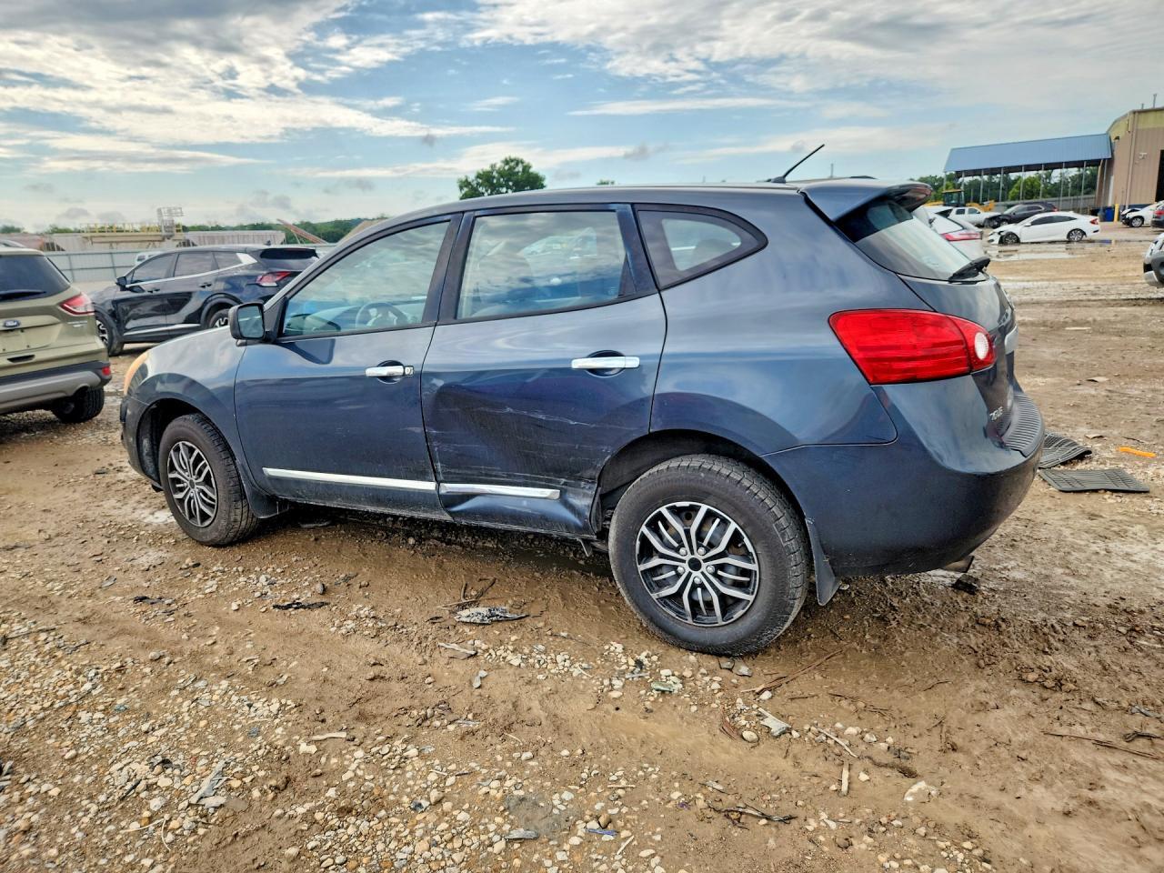 2013 Nissan Rogue S - Фото 2