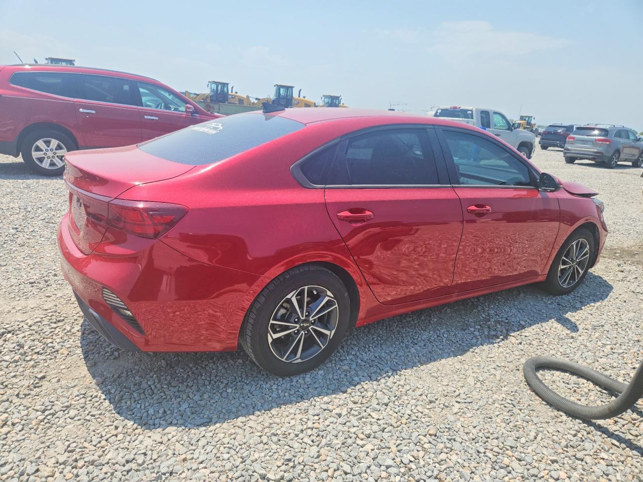 2022 Kia Forte Lxs - Image 3