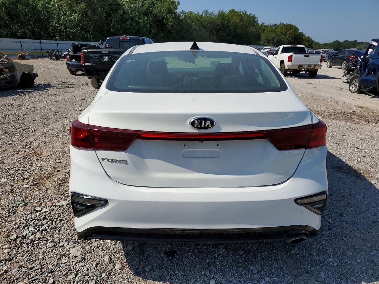 2021 Kia Forte Lxs - Фото 6