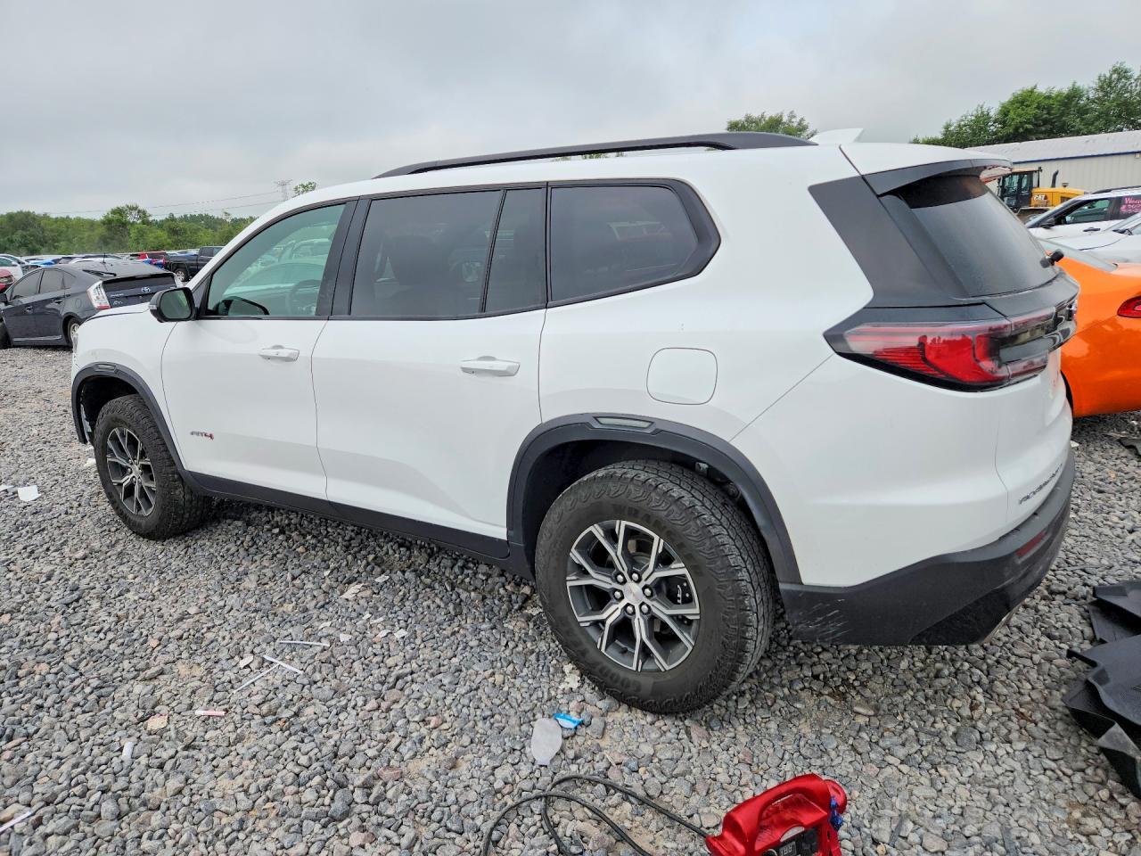 2024 GMC Acadia At4 - Фото 2