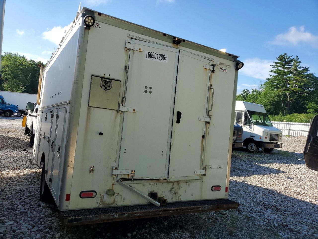 2019 Chevy Express G4500 Utility Box - Image 2