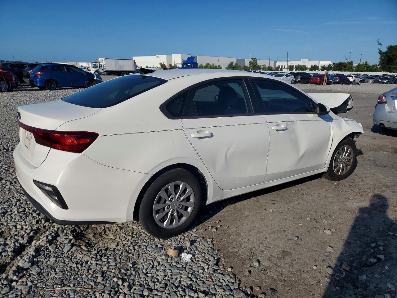 2021 Kia Forte Fe - Image 3