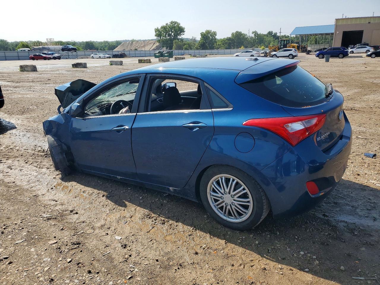 2016 Hyundai Elantra Gt Base - Фото 2