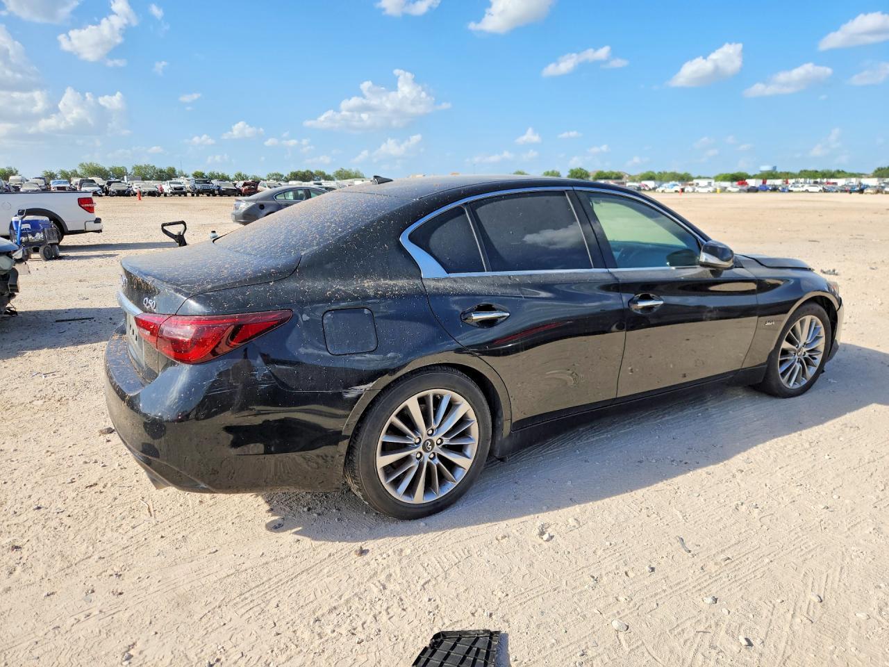 2018 Infiniti Q50 3.0T Luxe - Фото 3
