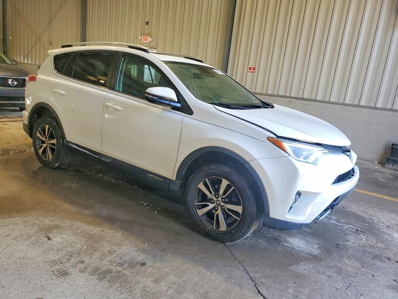 2017 Toyota Rav4 Xle - Image 4