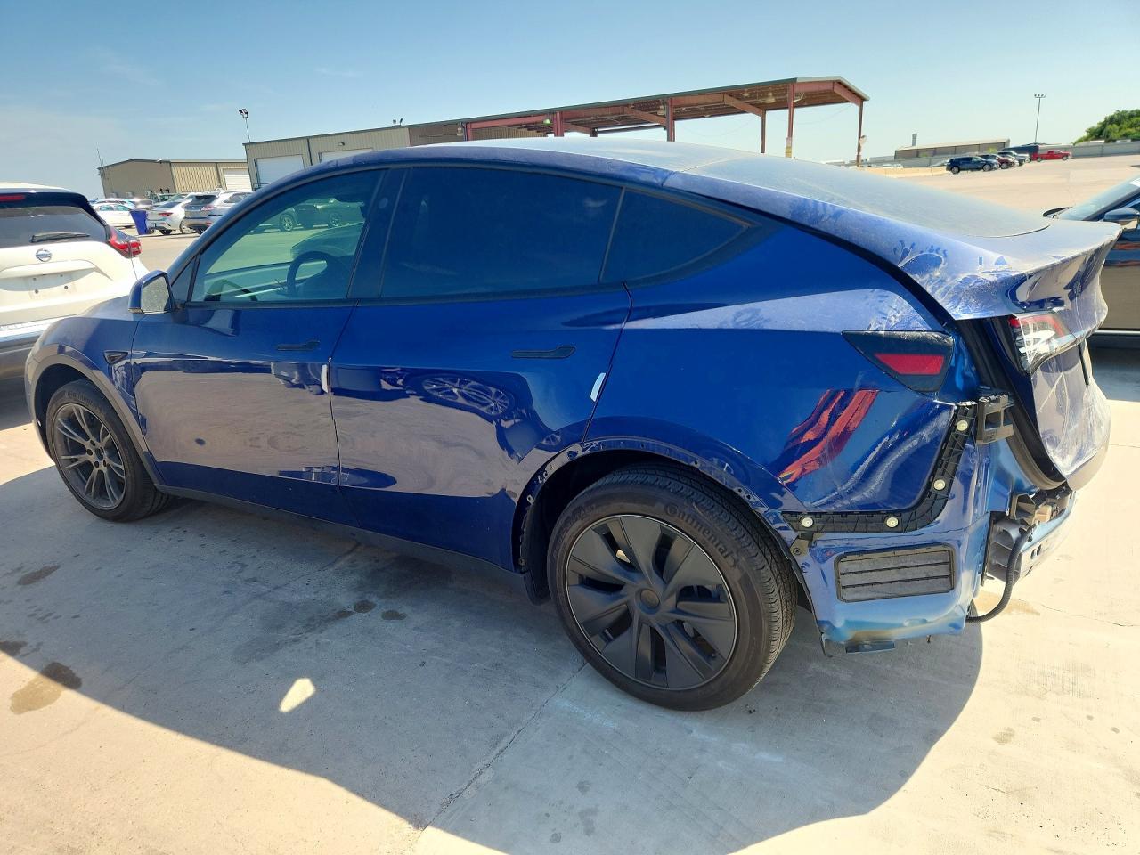 2024 Tesla Model Y - Фото 2