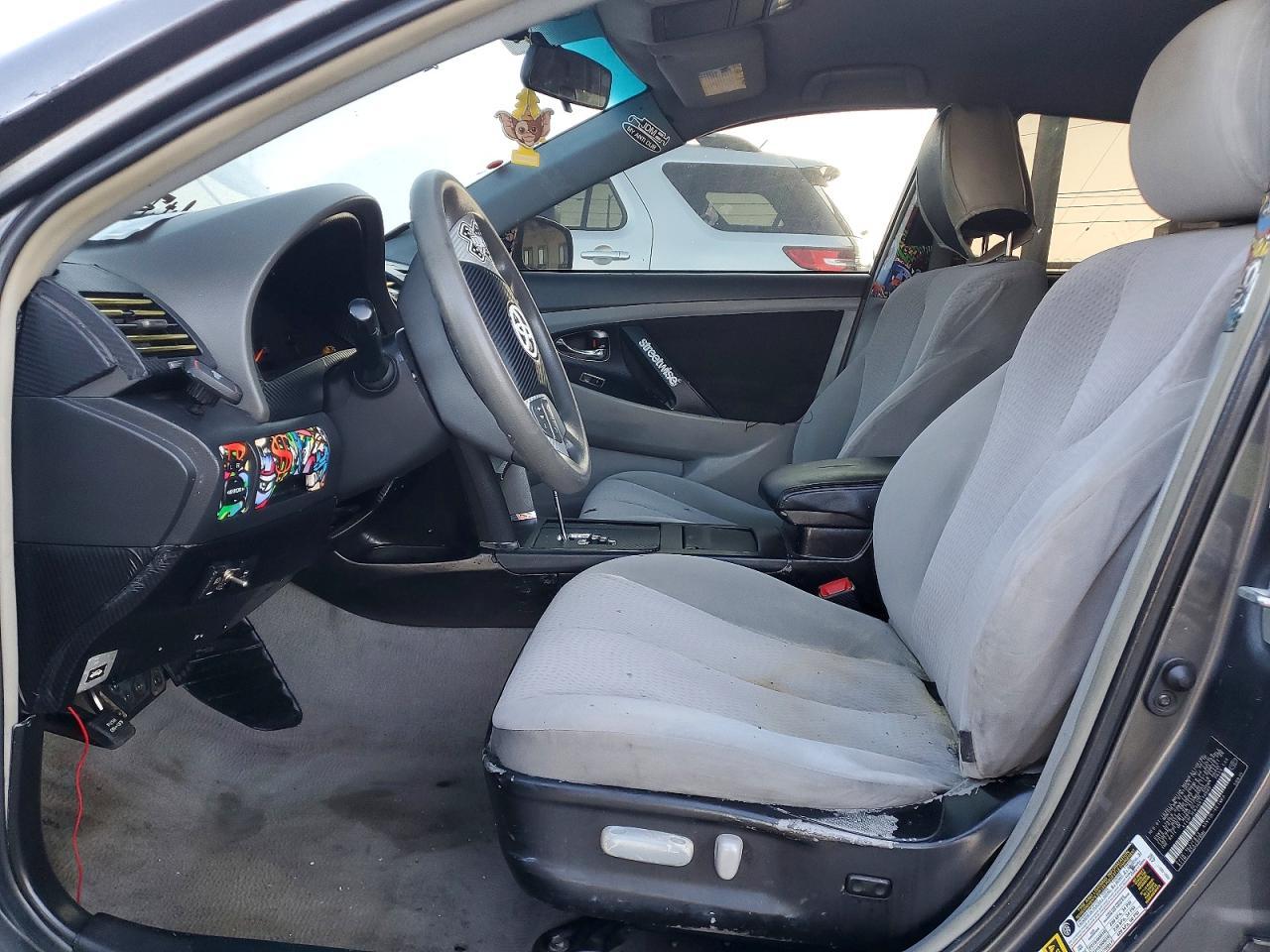 2011 Toyota Camry Le - Image 7