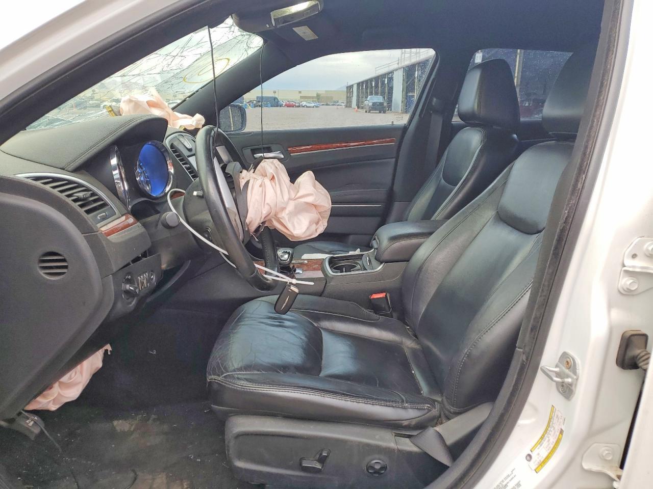 2013 Chrysler 300 - Image 7
