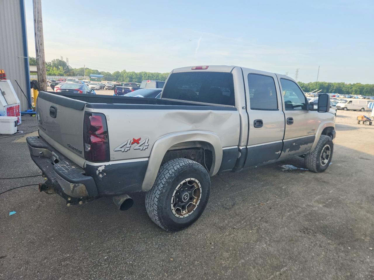 2004 Chevrolet Silverado K2500 Heavy Duty - Фото 3