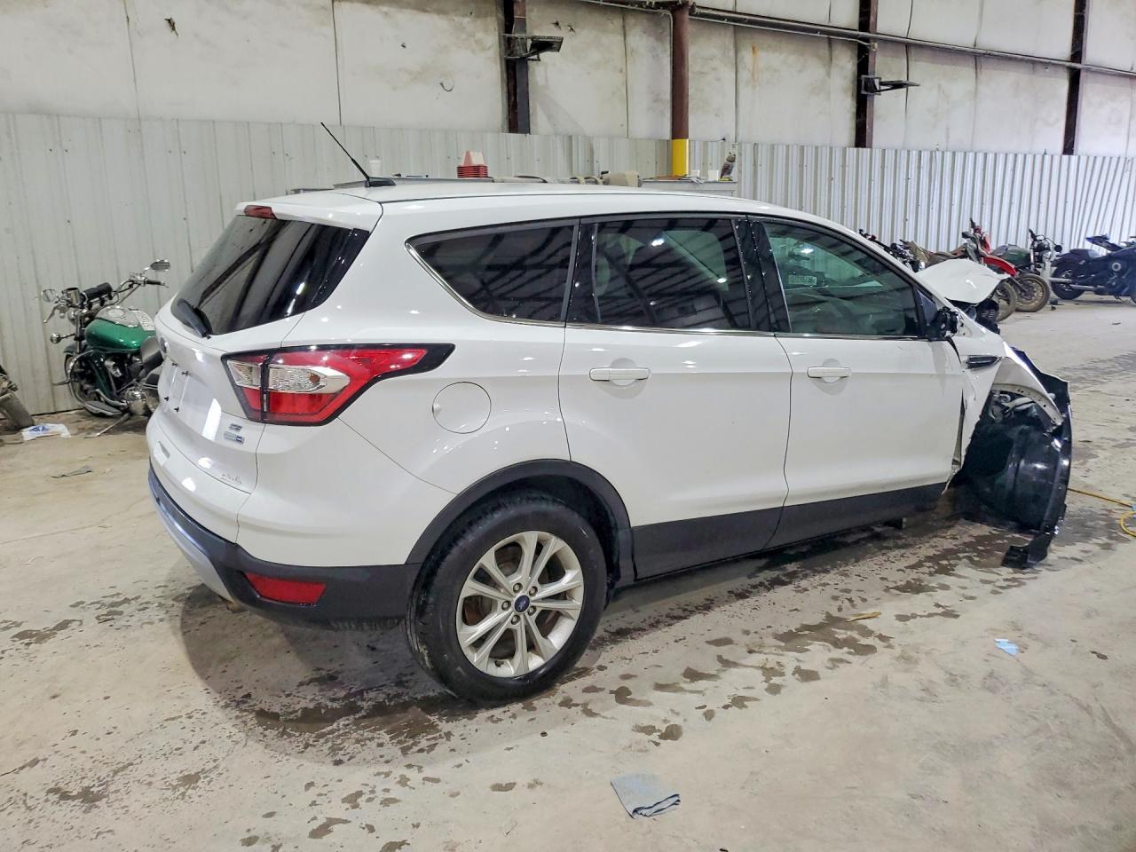 2017 Ford Escape Se - Фото 3