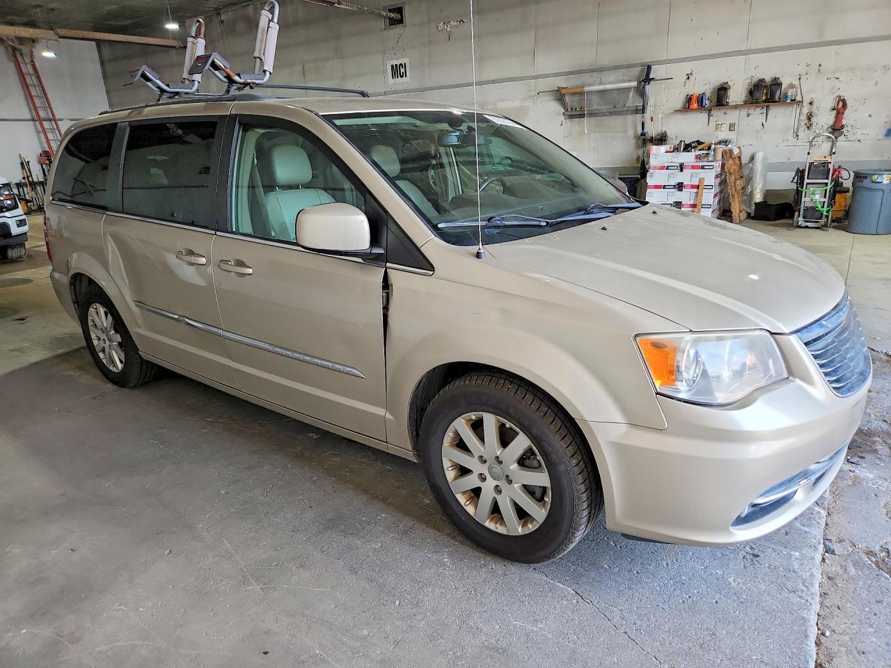 2012 Chrysler Town & Country Touring - Фото 4
