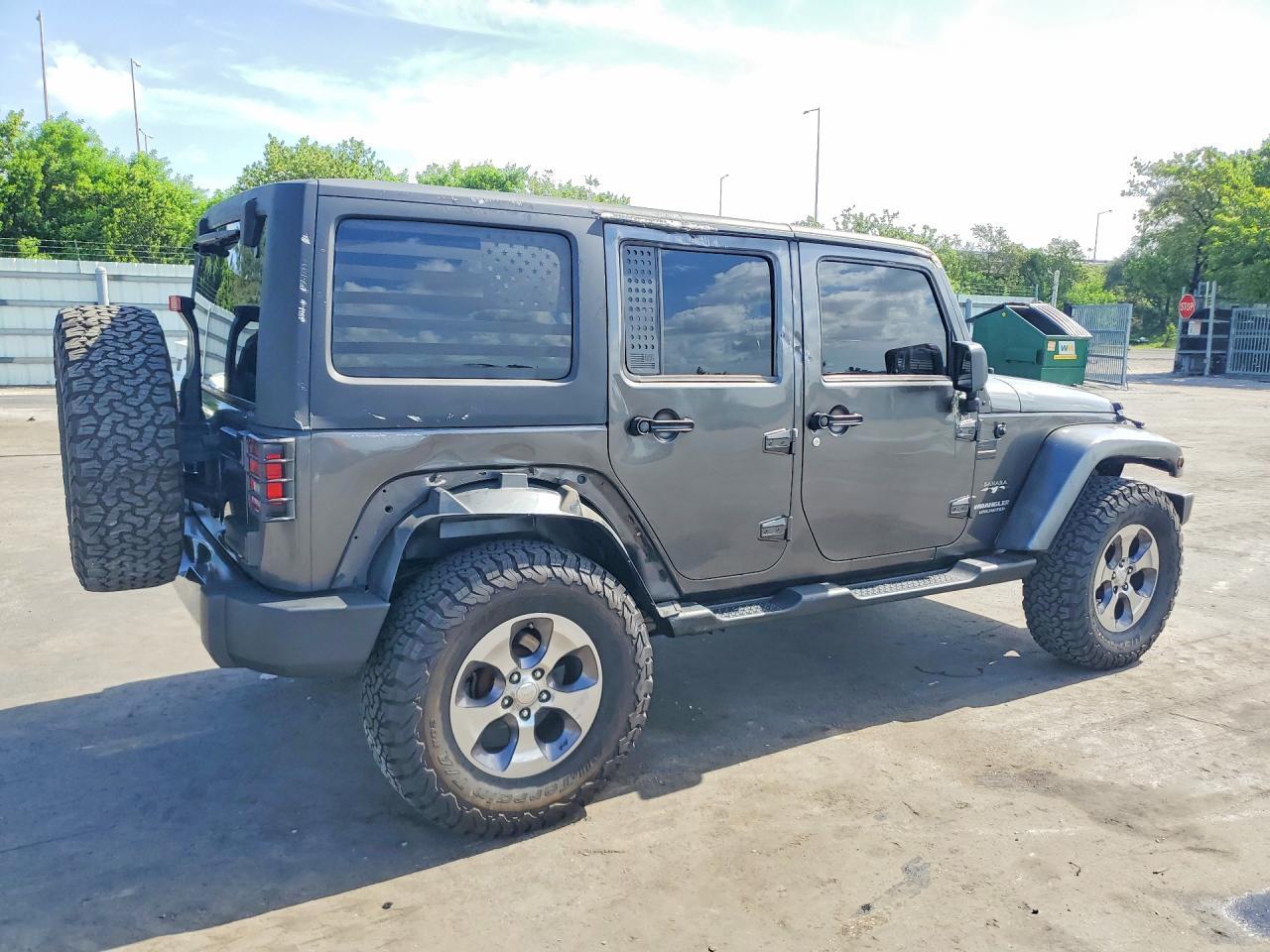 2016 Jeep Wrangler Unlimited Sahara - Фото 3