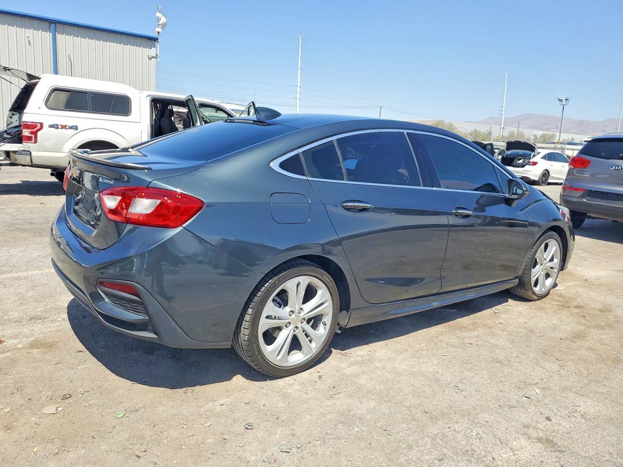 2018 Chevrolet Cruze Premier - Фото 3