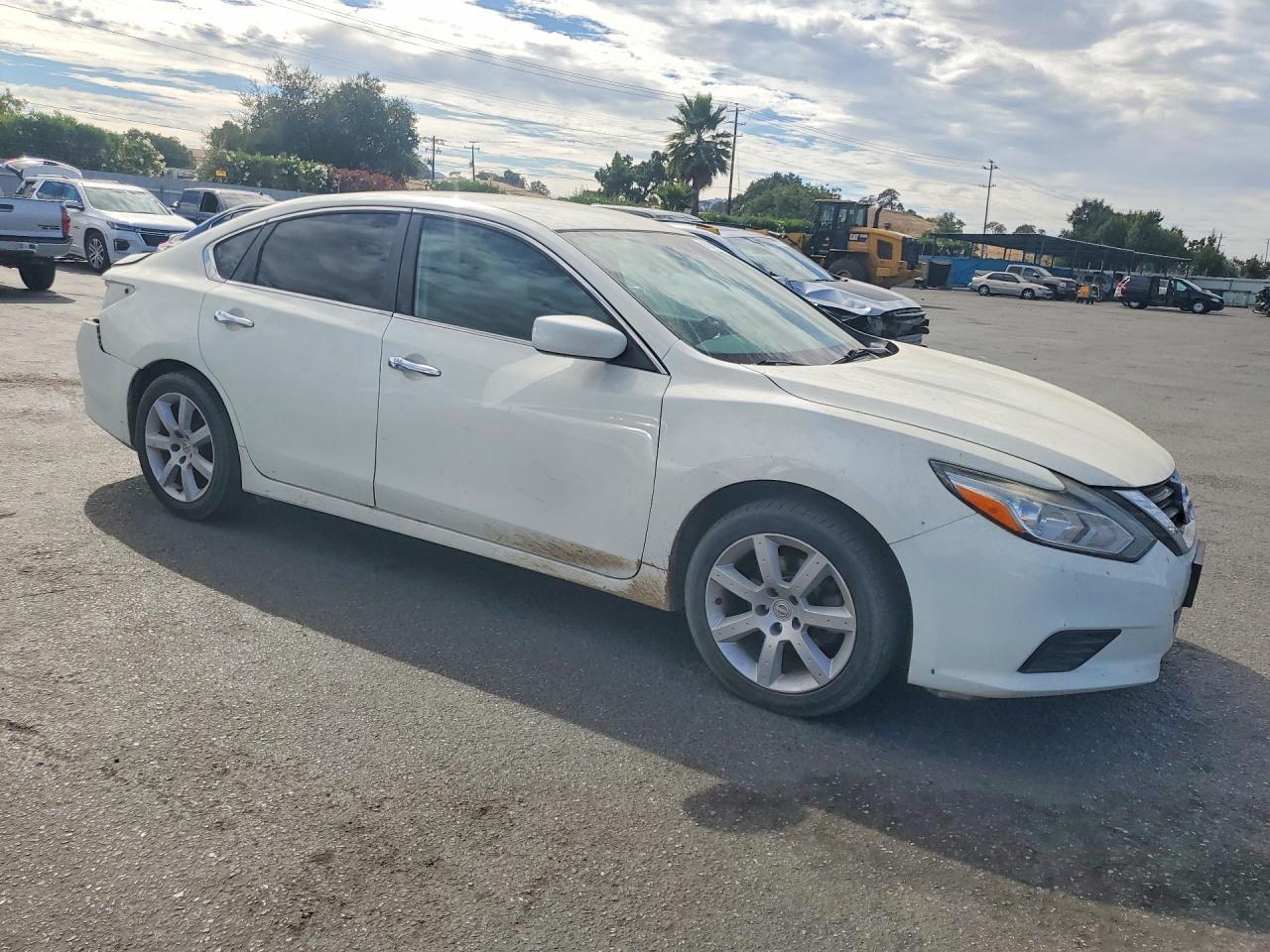2017 Nissan Altima 2.5 S - Image 4