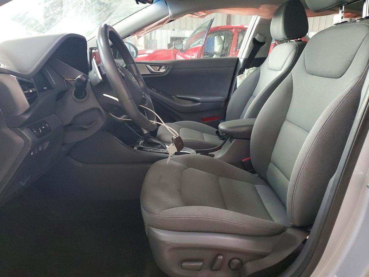 2021 Hyundai Ioniq Se - Image 7