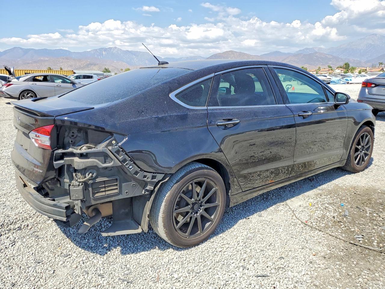 2019 Ford Fusion Titanium - Фото 3