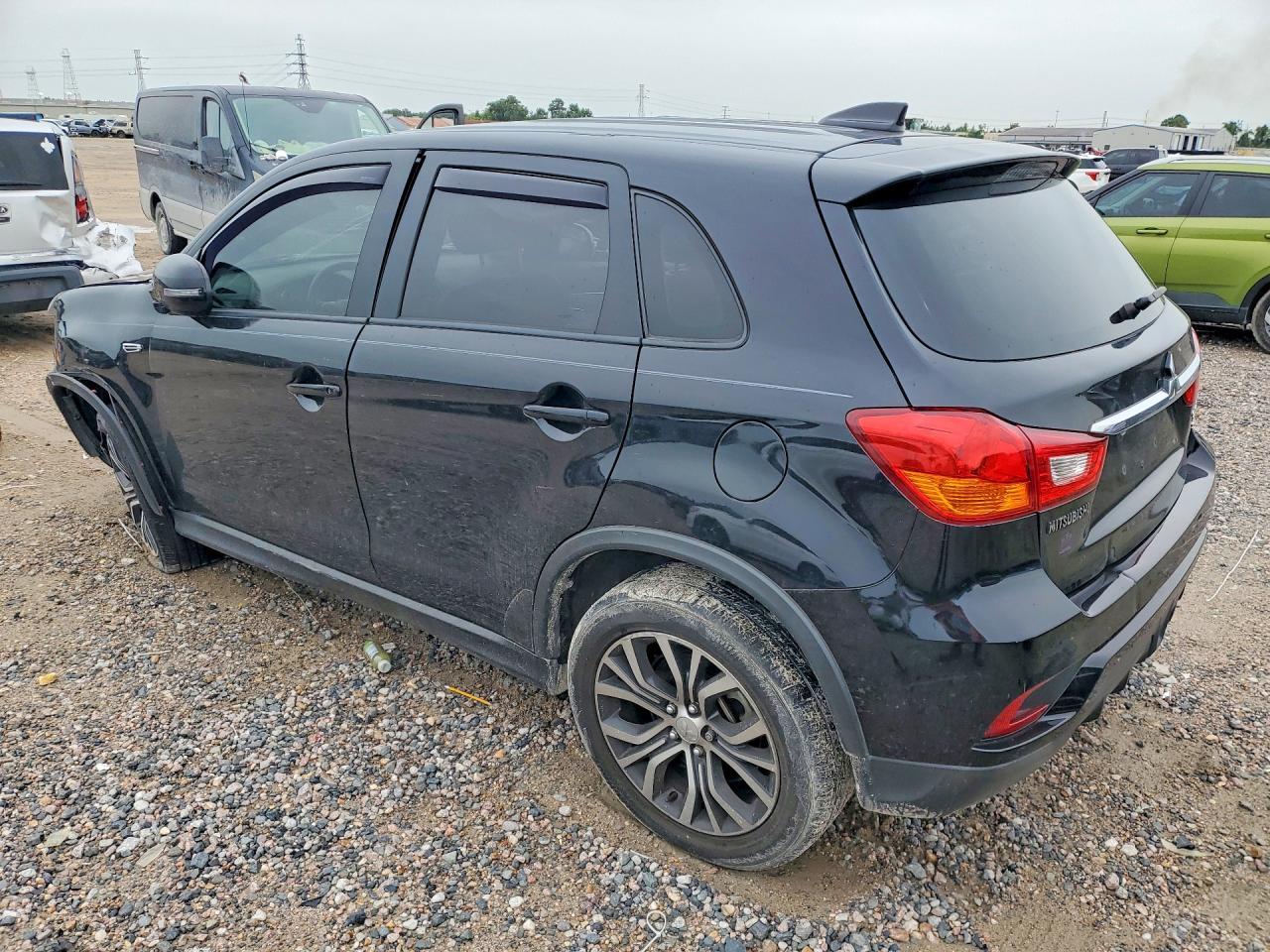 2018 Mitsubishi Outlander Sport Es - Image 2