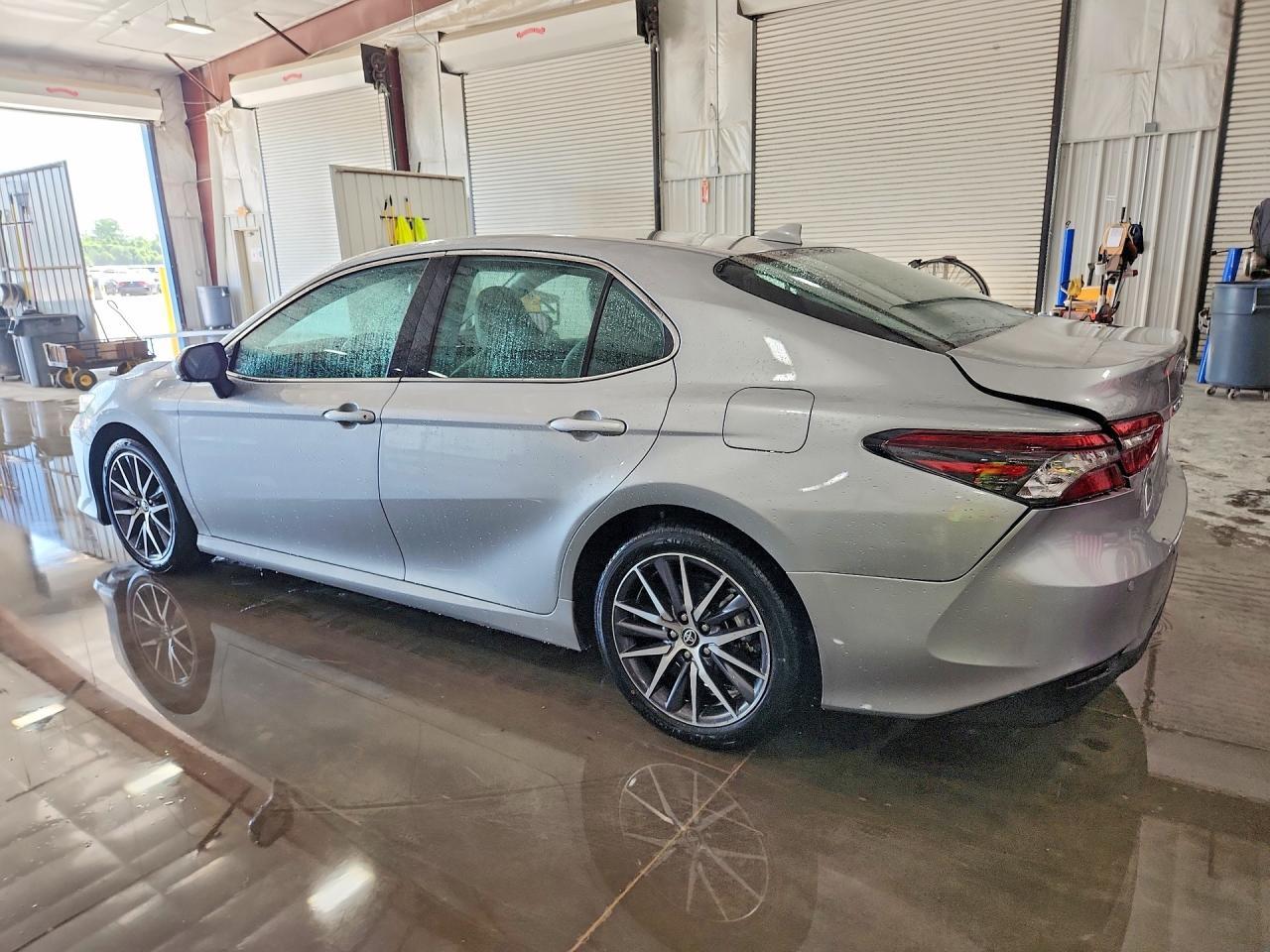2023 Toyota Camry Xle - Image 2