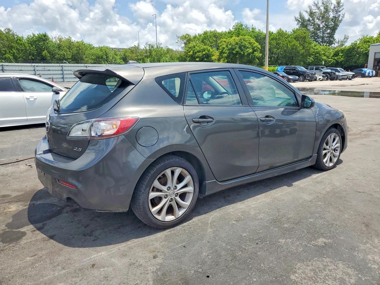 2011 Mazda 3 S - Image 3