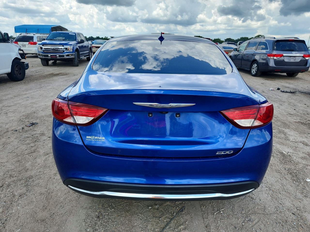2016 Chrysler 200 Limited - Image 6