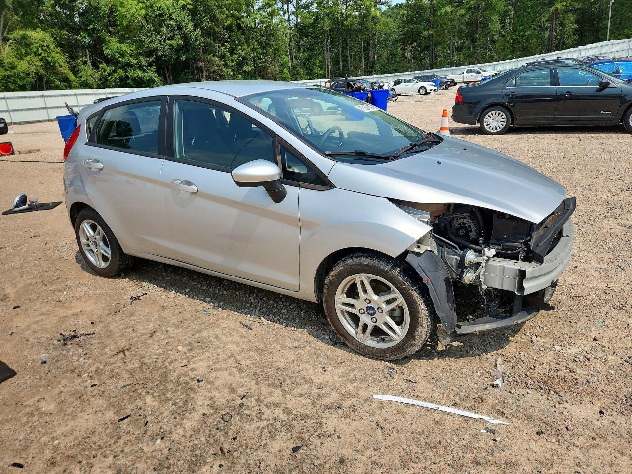 2017 Ford Fiesta Se - Image 4