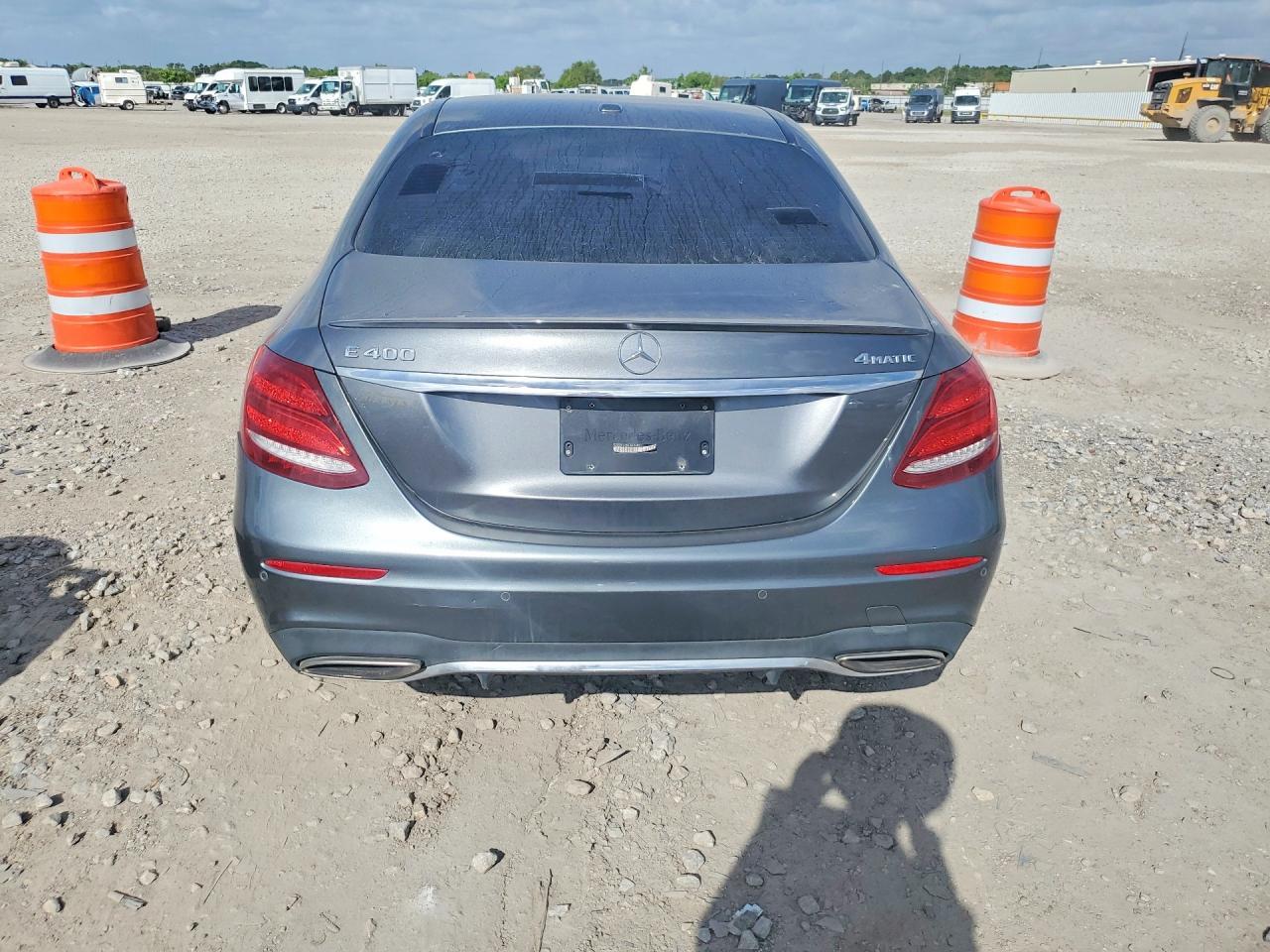 2018 Mercedes-Benz E 400 4Matic - Фото 6