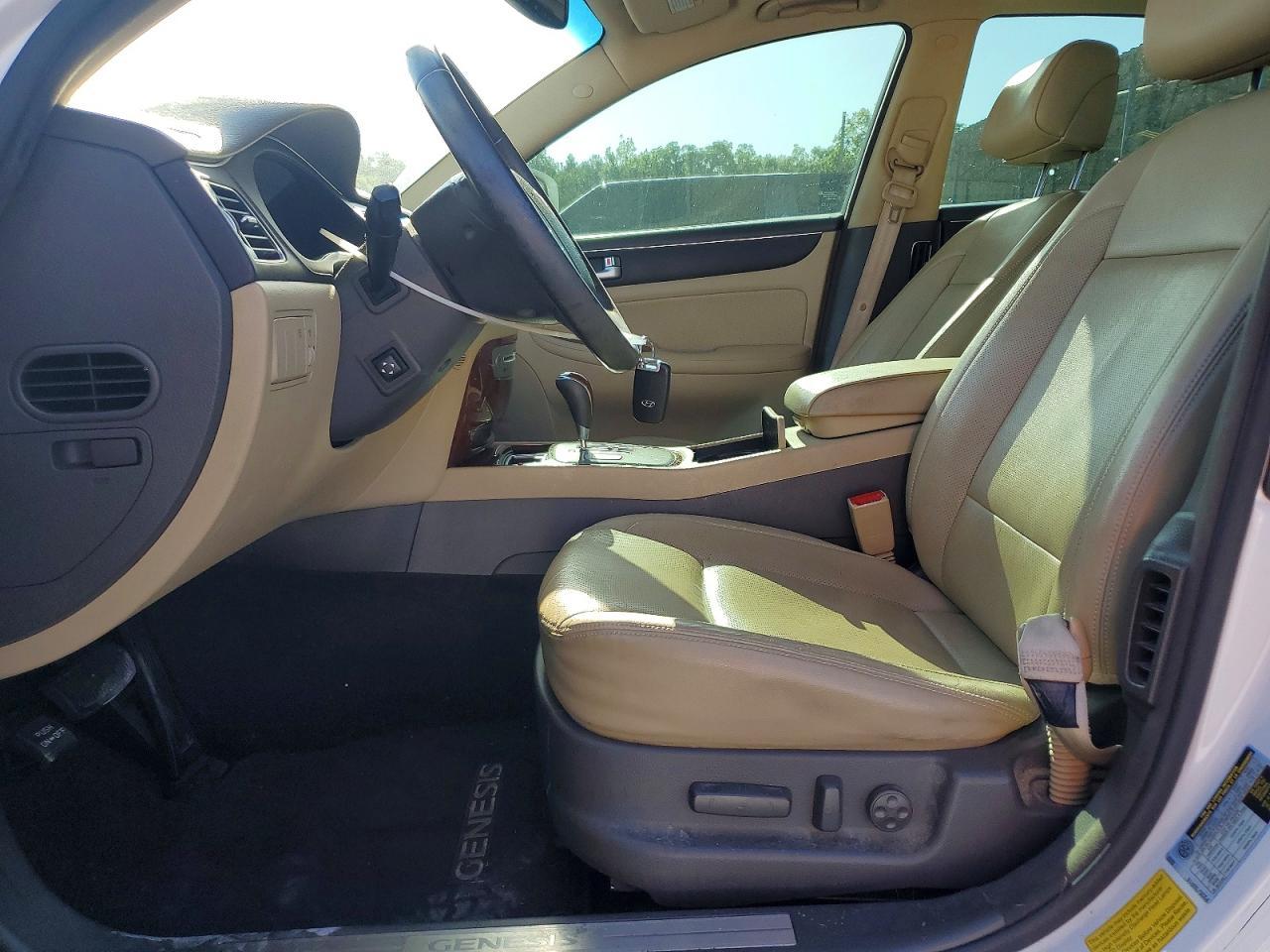 2012 Hyundai Genesis 3.8L - Image 7