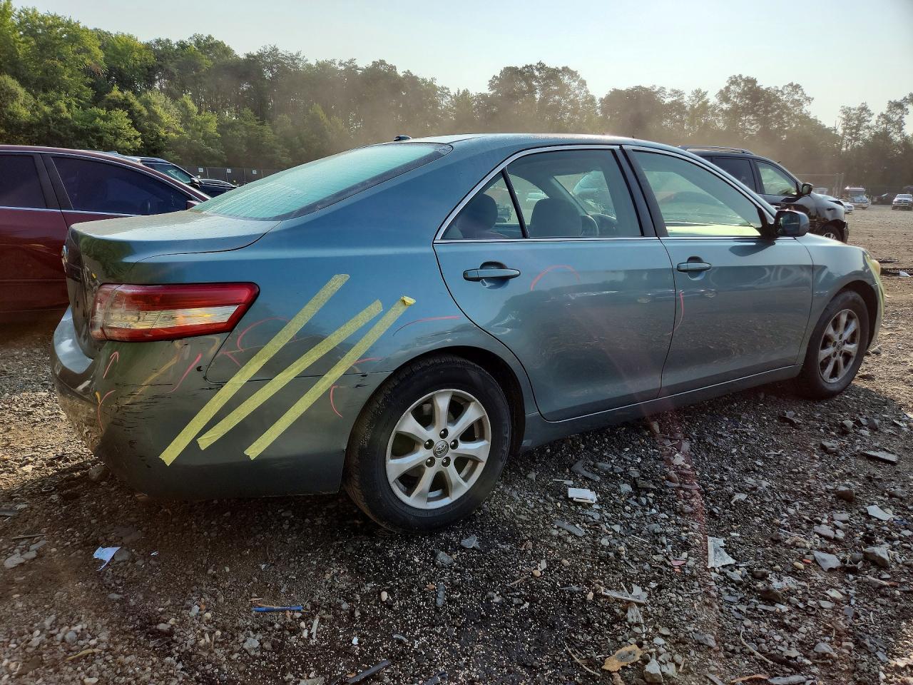 2010 Toyota Camry Le - Фото 3