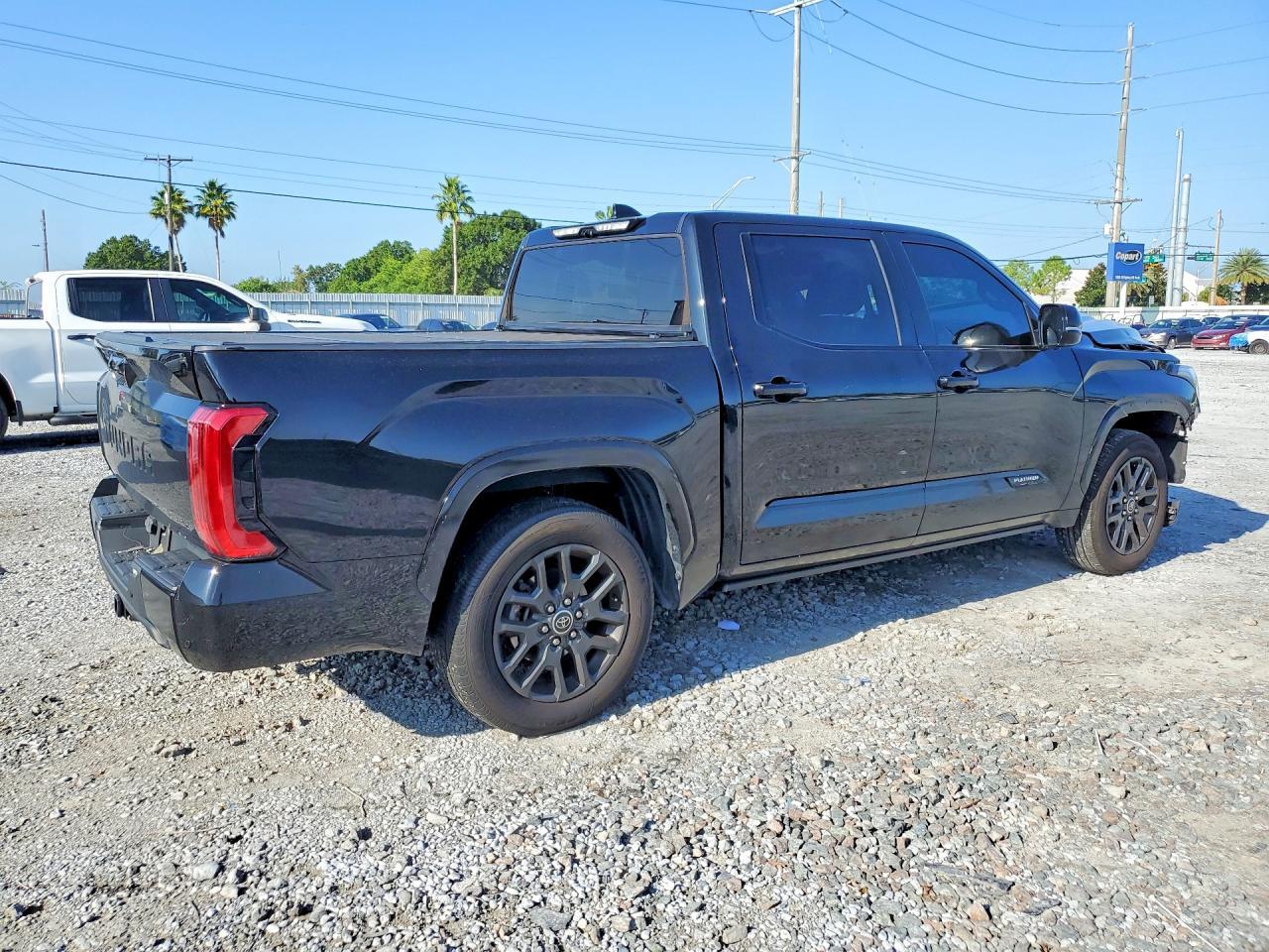 2022 Toyota Tundra Platinum - Image 3