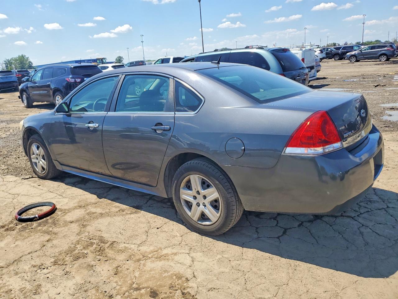 2011 Chevrolet Impala Ls - Фото 2