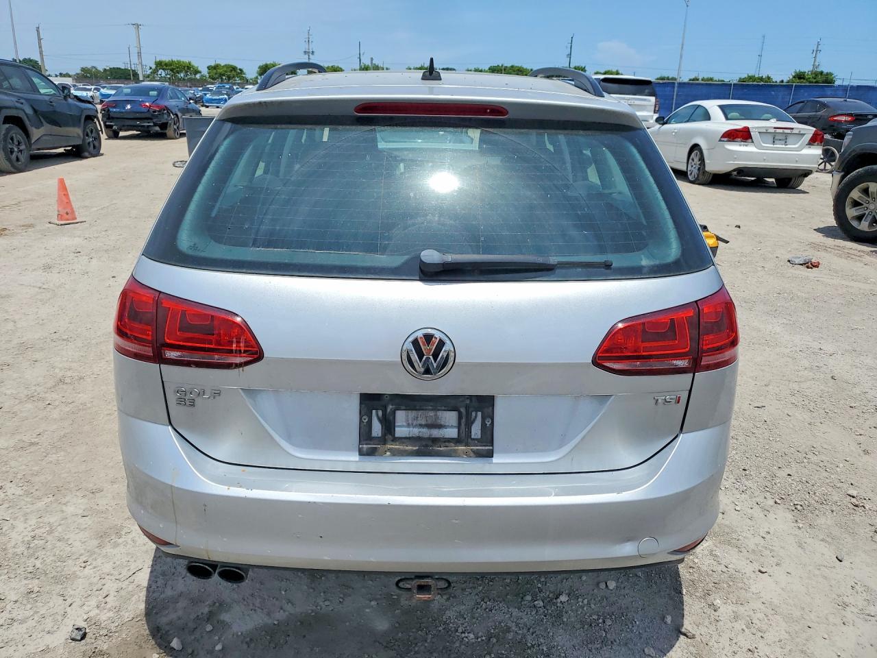 2016 Volkswagen Golf Sportwagen S - Image 6
