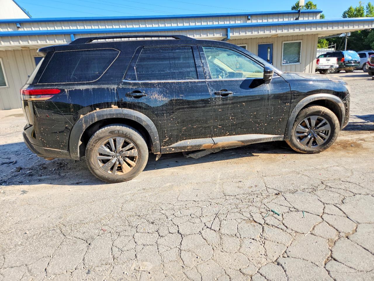 2025 Nissan Pathfinder Sv - Фото 3