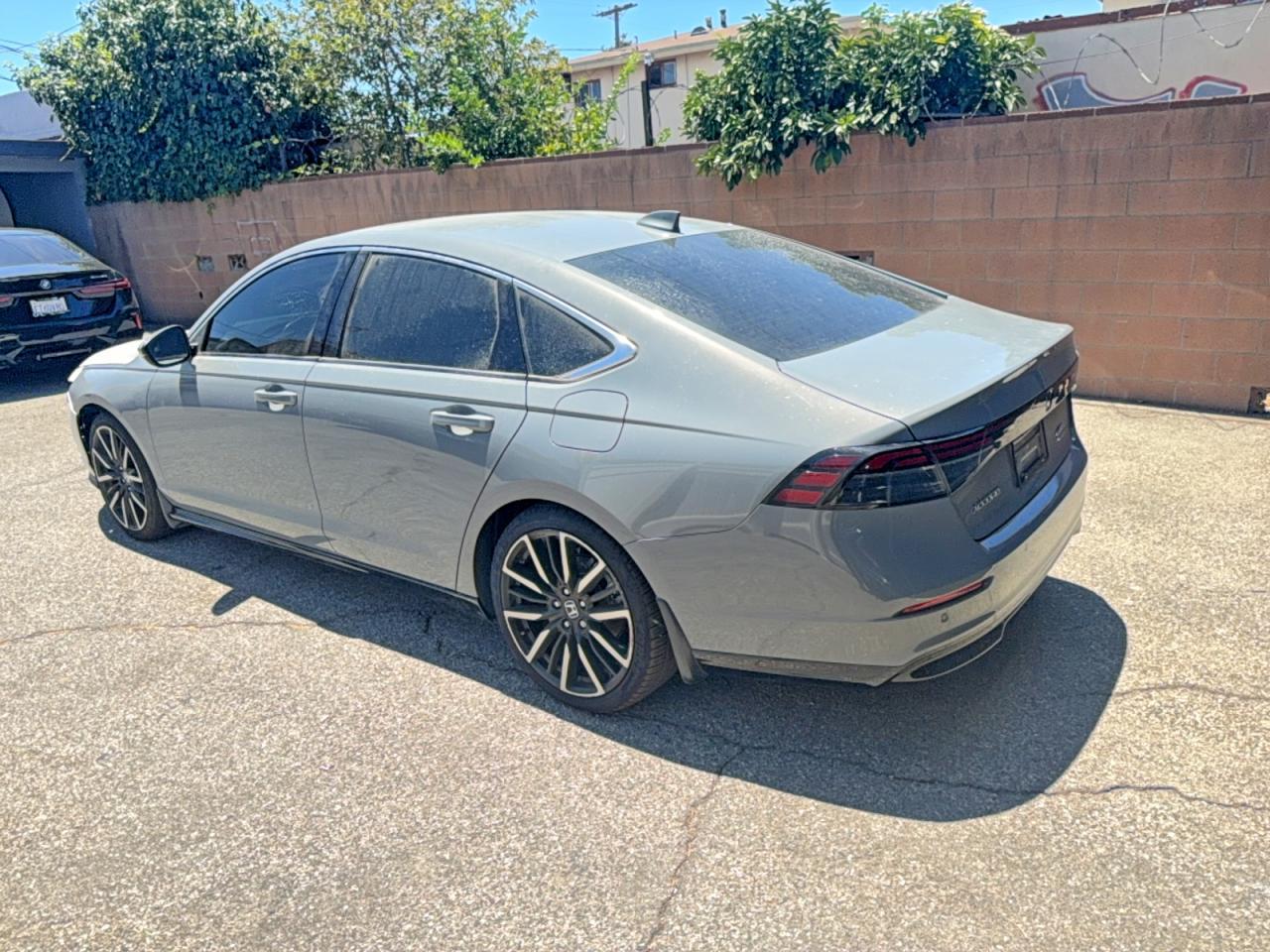 2023 Honda Accord Touring Hybrid - Image 3