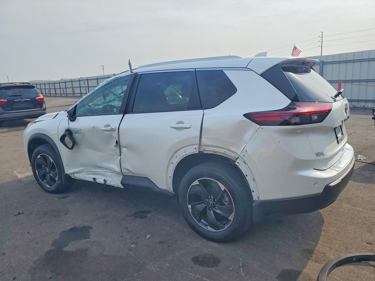 2025 Nissan Rogue Sv - Фото 2
