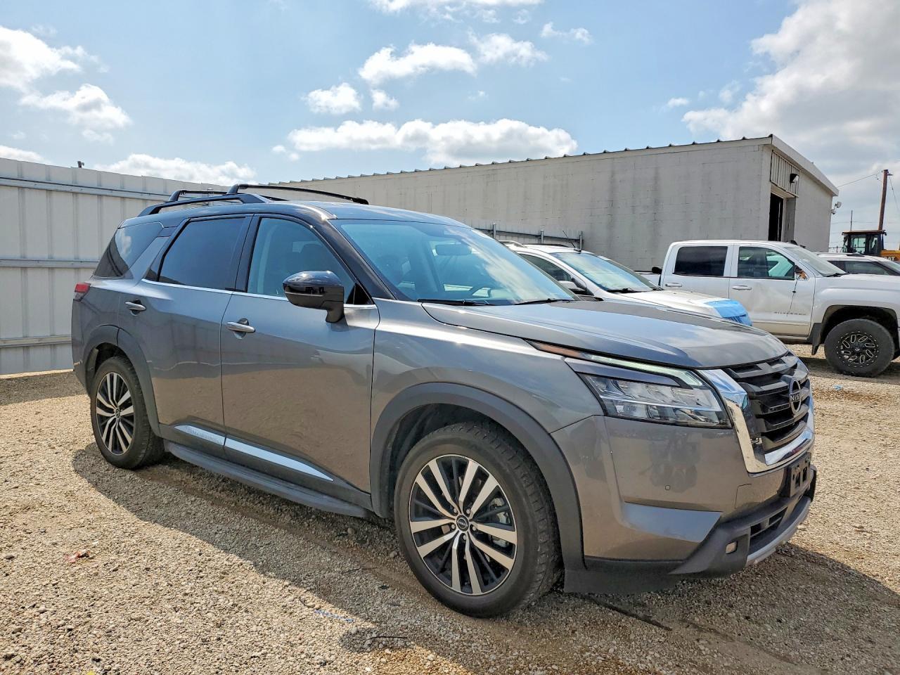 2023 Nissan Pathfinder Platinum - Фото 4
