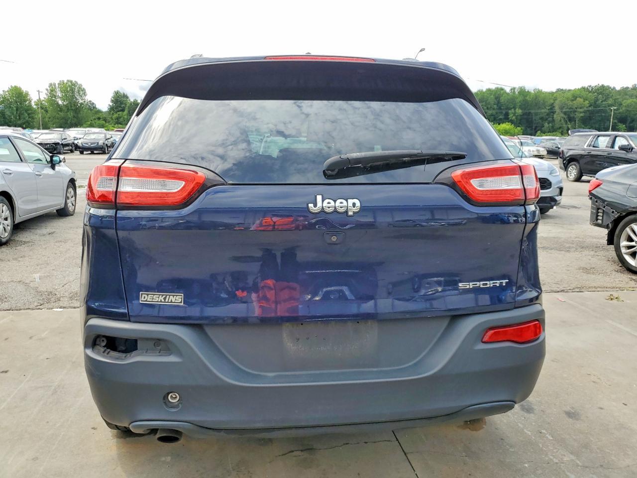 2016 Jeep Cherokee Sport - Фото 6