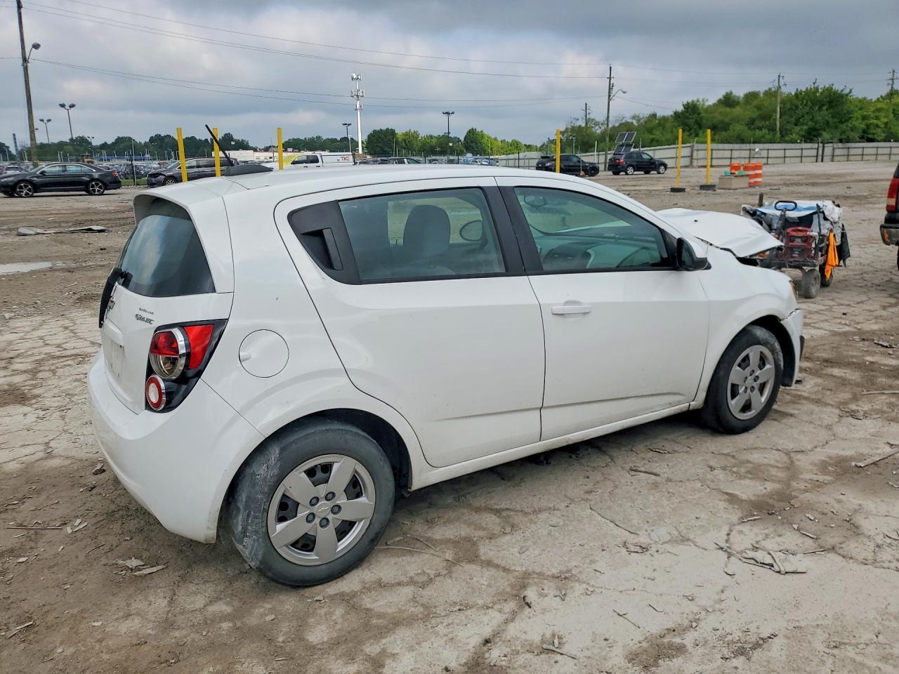 2015 Chevrolet Sonic Ls - Фото 3