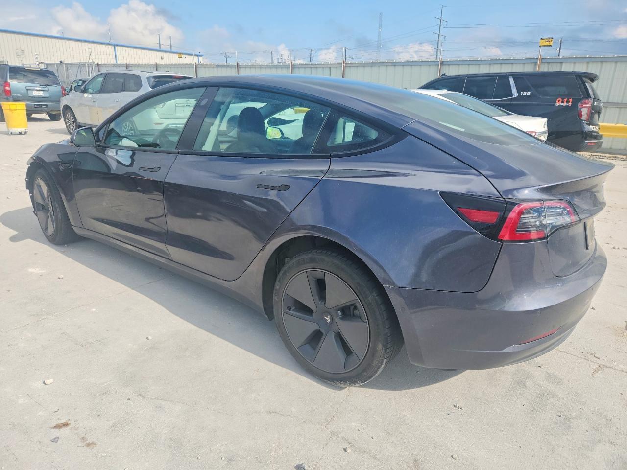 2021 Tesla Model 3 - Фото 2