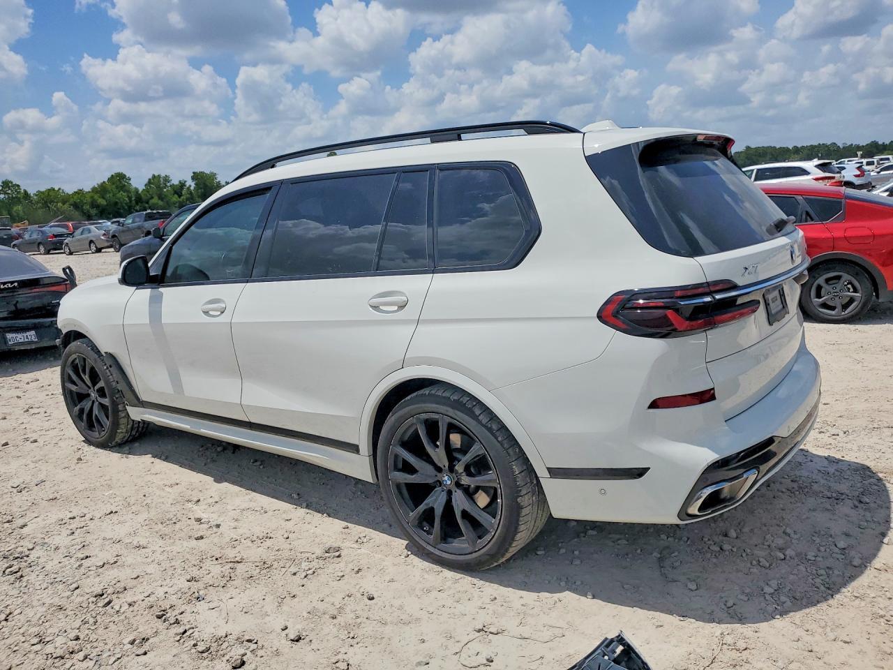 2024 BMW X7 xDrive40I - Фото 2