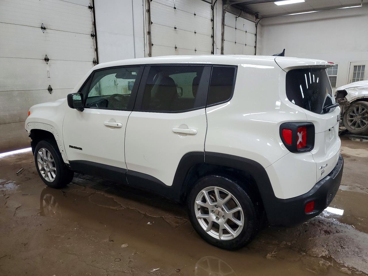 2023 Jeep Renegade Latitude - Фото 2