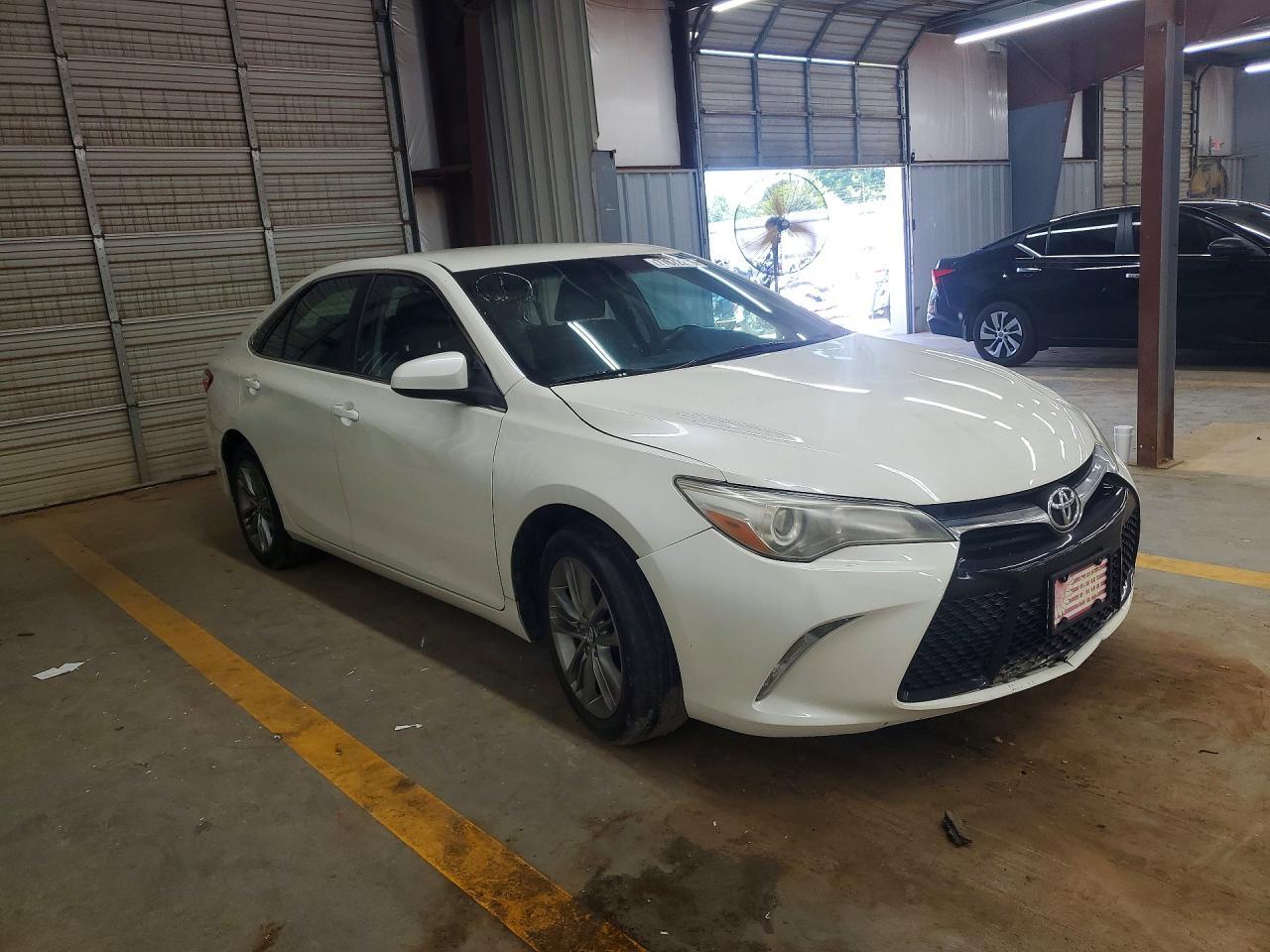 2015 Toyota Camry Se - Фото 4