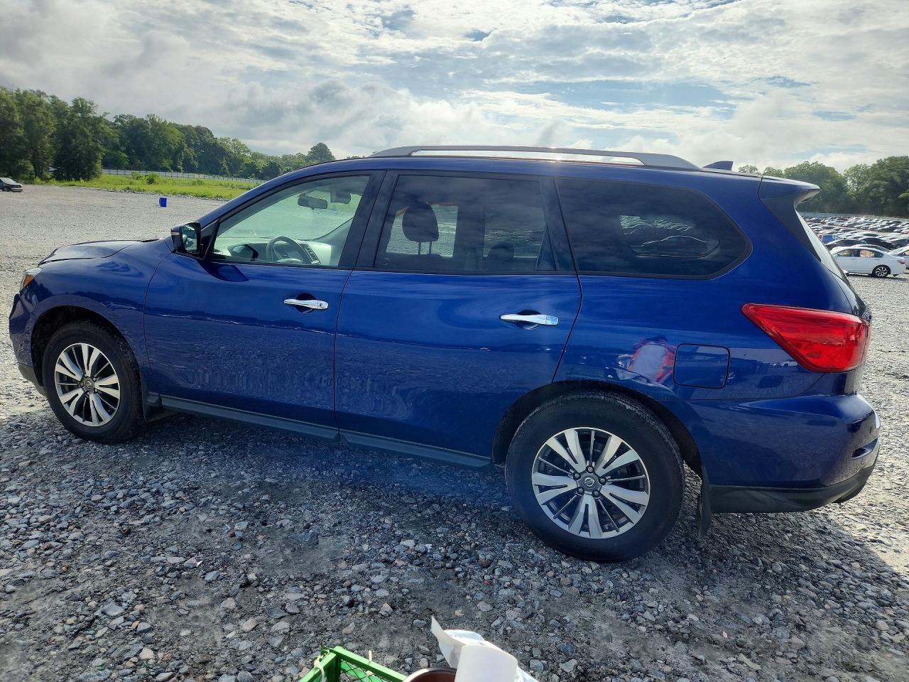 2019 Nissan Pathfinder S - Фото 2
