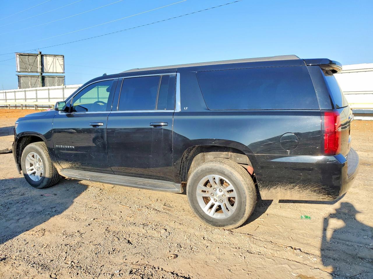 2018 Chevrolet Suburban C1500 Lt - Image 2