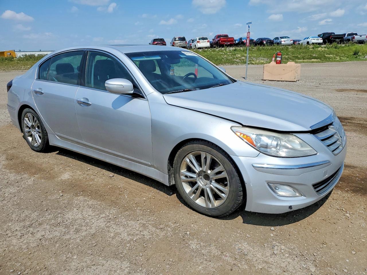 2014 Hyundai Genesis 3.8L - Image 4