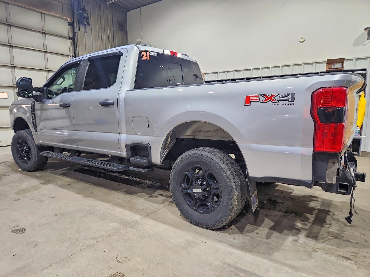 2024 Ford F250 Super Duty - Image 2