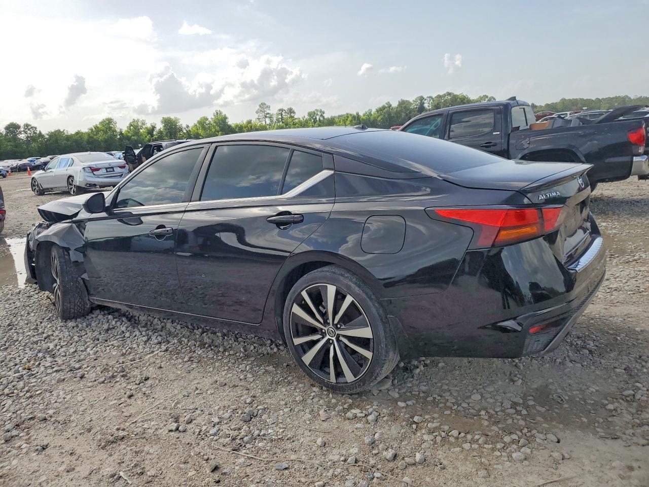 2021 Nissan Altima Sr - Image 2