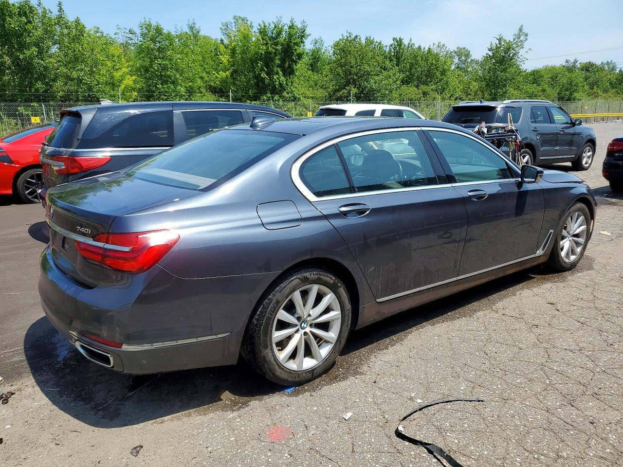 2018 BMW 740 Xi - Image 3