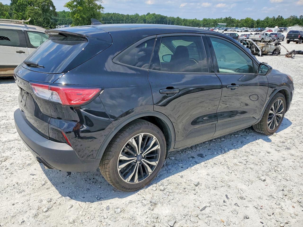 2022 Ford Escape Se - Фото 3