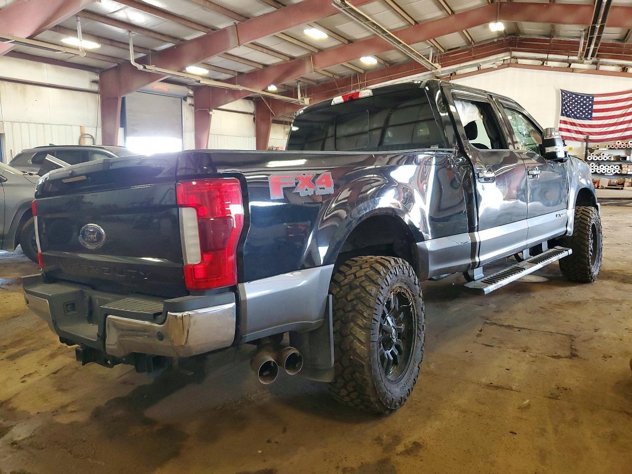 2019 Ford F350 Super Duty - Фото 3